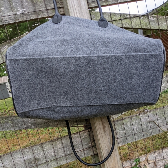 DSW Gray Felt Duffle NWOT - Picture 5 of 5